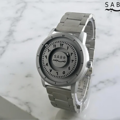 Reloj SABR Original -  Minimalismo árabe. Estilo que habla sin palabras.