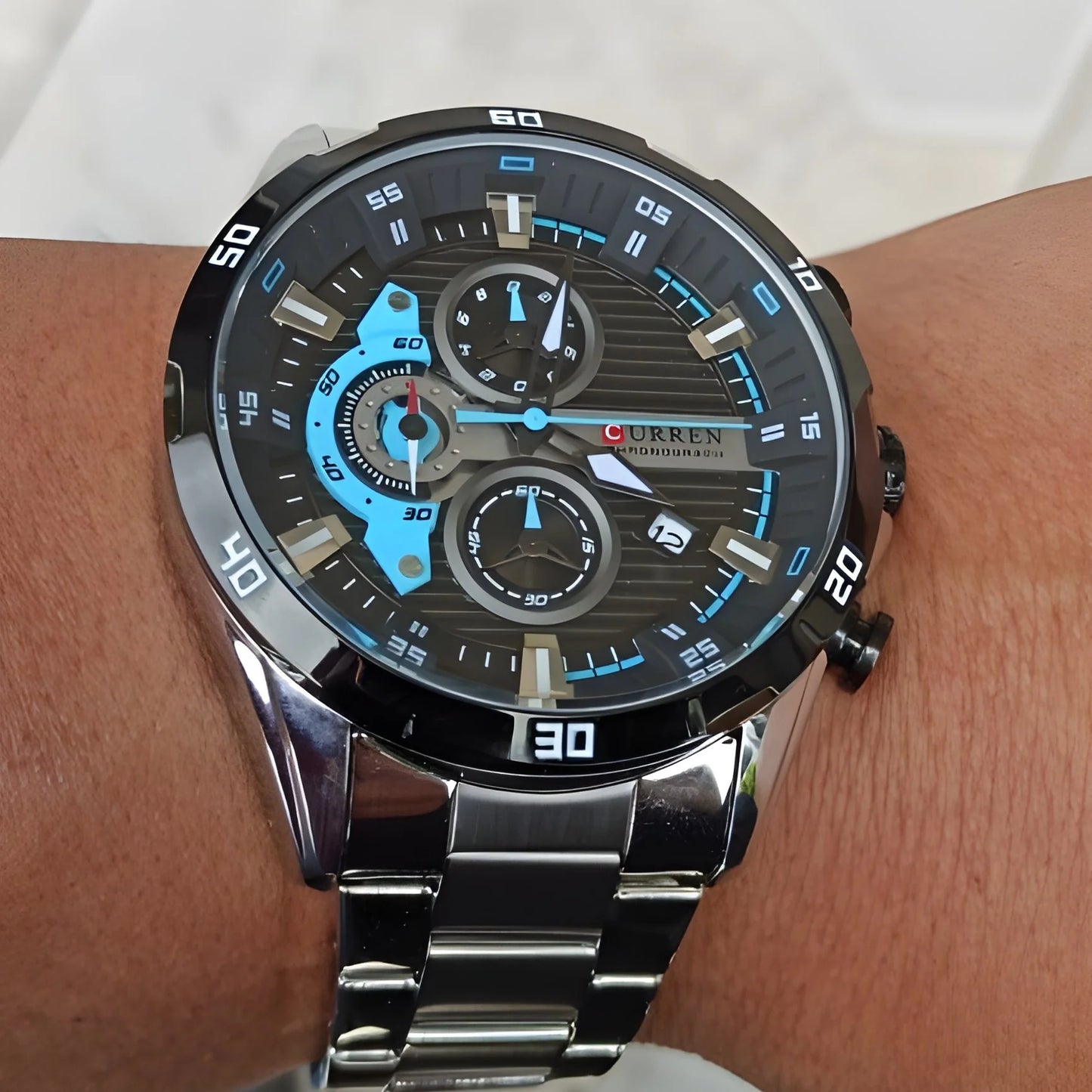 Reloj curren 8402 - Diseñado para el movimiento. Creado para destacar